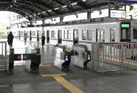 　大師前駅に新たに設置された自動改札機