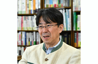 佐藤卓己氏