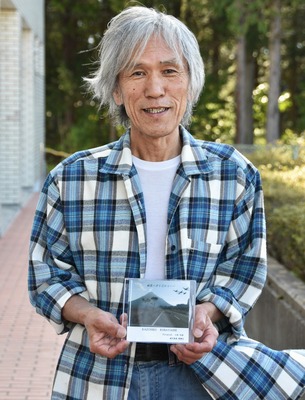 安曇野市のシンガーソングライター66歳、特攻隊員の上原良司を思った歌 