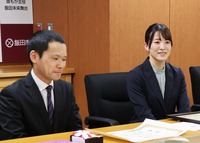 全国大会での活躍を報告した平沢さん（左）と岩村綾さん