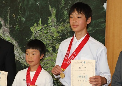 茅野市の15歳、10歳の兄弟が好成績 岩を乗り越える自転車競技