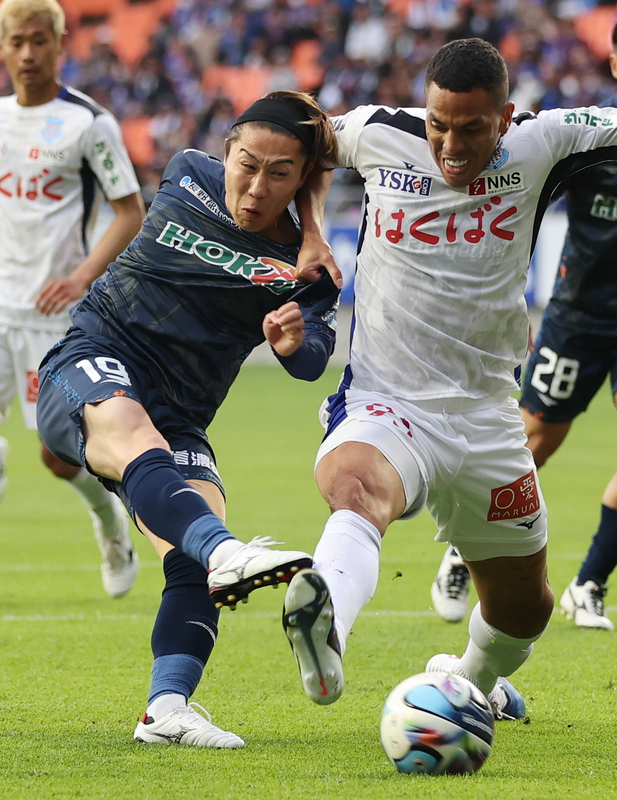 ゴール狙い果敢にシュート AC長野・伊藤恵亮選手 PKを制し、今季初の