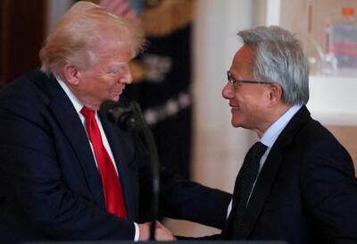 トランプ氏の口座で大量証券売買 政権と密接企業も、信頼毀損の声