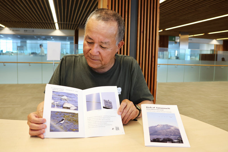 訪日客が増える山ノ内町 68歳の地元ガイドが｢英語版の野鳥ブック｣を
