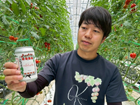 自社栽培トマトを使って「ねばとエール」を開発した小林さん