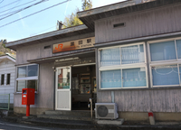 10月に解体予定の温田駅の木造駅舎。左側が待合室で、右側はかつての駅員室