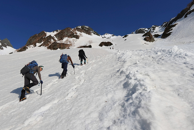 マウンテン [雪崩] 独自】山スキー中に雪崩誘発､登山者死亡させた疑いで異例の書類送検 北