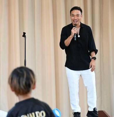 長友、今後を「そろそろ決断」 39歳、W杯5大会連続出場｜信濃毎日新聞