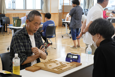 アマチュア将棋名人戦の長野県大会 高森町の50歳が3度目の優勝｜信濃