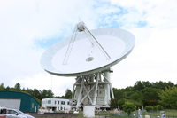 野辺山宇宙電波観測所の電波望遠鏡（資料写真）