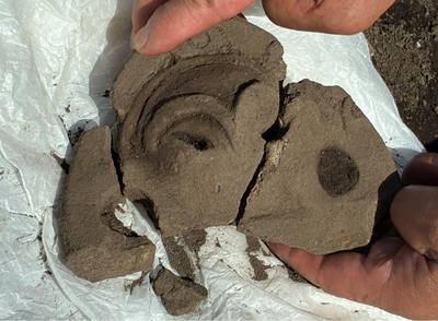 縄文時代中期の土器の装飾「顔面把手」出土 岡谷市の海戸遺跡 【動画