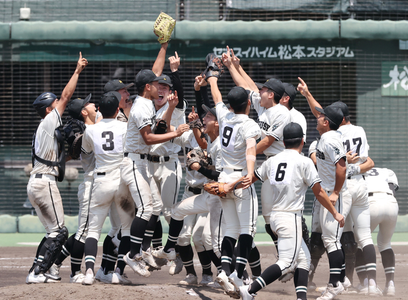 甲子園決めた松商学園ナインの声「先輩の借りを返して日本一目指す