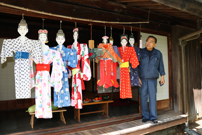 全国でも珍しい風習、七夕人形を軒先に 松本市の「馬場家住宅」で展示