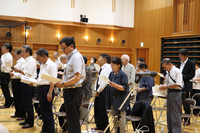 集いの最後には全出席者で「ふるさと」を歌った