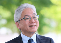 新井邦弘さん