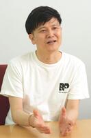 　「1人で全部できなくても、人と一緒に取り組めばいいと思えるようになりました」と語るNPO法人「両育わーるど」理事長の重光喬之さん