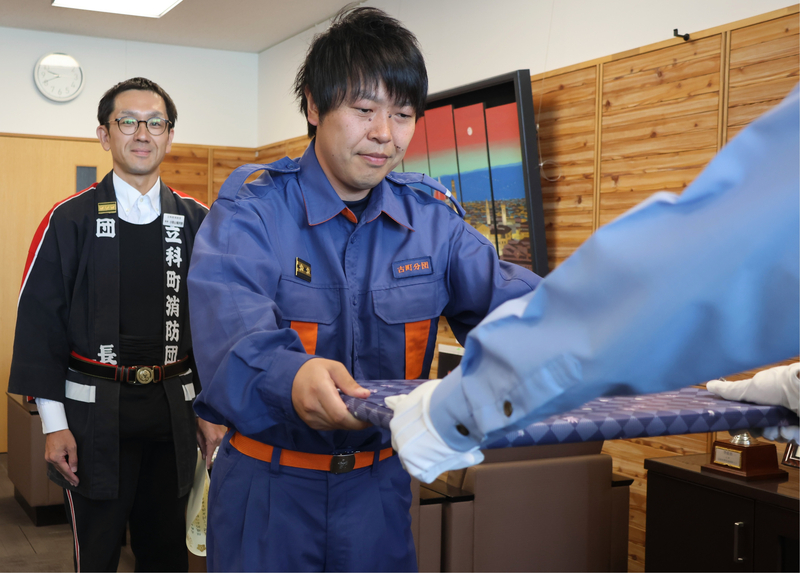 行方不明の女性を無事発見「訓練の成果が出た」 立科町消防団に感謝状のサムネイル