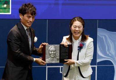 澤穂希さんら3人を掲額 日本サッカー殿堂｜信濃毎日新聞デジタル 信州