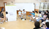 実行委の集まりで話し合う児童ら