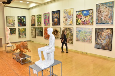 日本画や彫刻、多彩な503点がずらり 長野県美術展、安曇野市で始まる