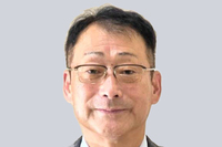 桜井庄氏