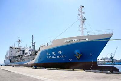 新しい水の科学と利用技術 水素利用エンジンで船航行 「世界初」日本財団が会見｜信濃毎日新聞