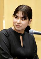 　「自分の強みはここだと制限せず、いろいろな題材に挑戦していきたい」と話す蝉谷めぐ実さん