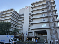 建て替えの総事業費が600億円程度に膨らむ見通しとなった長野赤十字病院＝7日、長野市若里