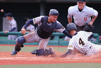 昨年の秋季北信越高校野球大会、帝京長岡と対戦する上田西（2025年10月11日撮影）
