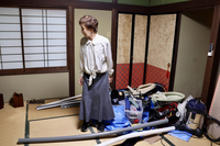 使えなくなった客室もある。被災から7年、営業を再開しつつ復旧作業を続けてきた白石楠花さん＝9月9日、上田市真田町長