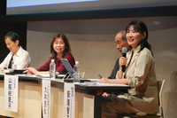 農業現場の男女格差を考えるシンポジウムで発言する新海さん（右）＝15日、東京都