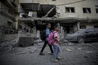 　ガザ地区でイスラエル軍の攻撃により破壊された建物＝3日（ゲッティ＝共同）