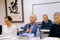 　記者会見で上告する方針を明らかにした福島県浪江町津島地区の原告団と弁護団＝18日午後、福島県二本松市