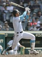 　二刀流で注目される山梨学院の菰田陽生＝2025年8月、甲子園