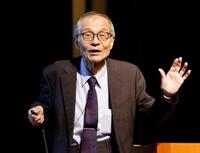 講演するそ合憲三・東京理科大栄誉教授=20日午前、東京都江戸川区
