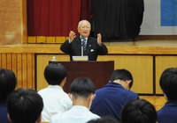 最後の講演で「薬物はダメ絶対」と繰り返し訴える岡村さん