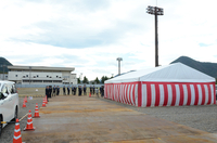 安全祈願祭があった新戸倉体育館の建設地。左奥が現在の体育館