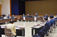 県の新たな構想について課題などを話し合った調整会議