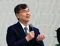 東京都内で開かれたシンポジウムで話す大阪大の坂口志文特任教授=21日午後